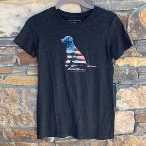 Eddie Bauer size XS American flag dog short sleeve T-shirt. Charcoal gray